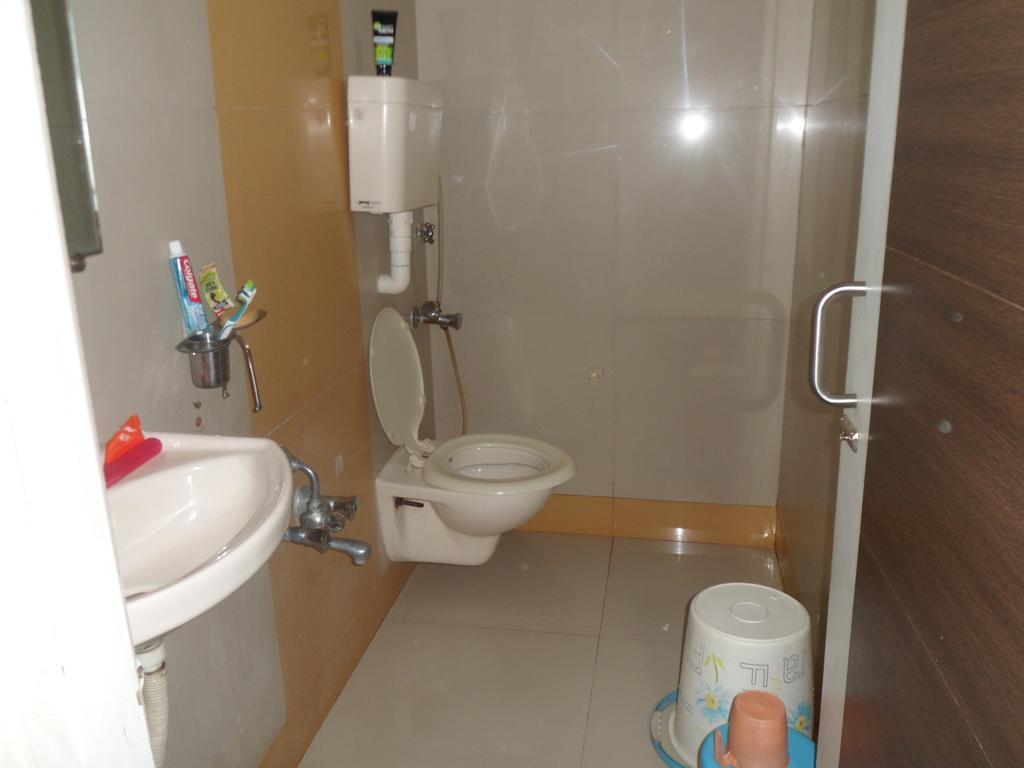 Hotel Atithi アーメダバード エクステリア 写真
