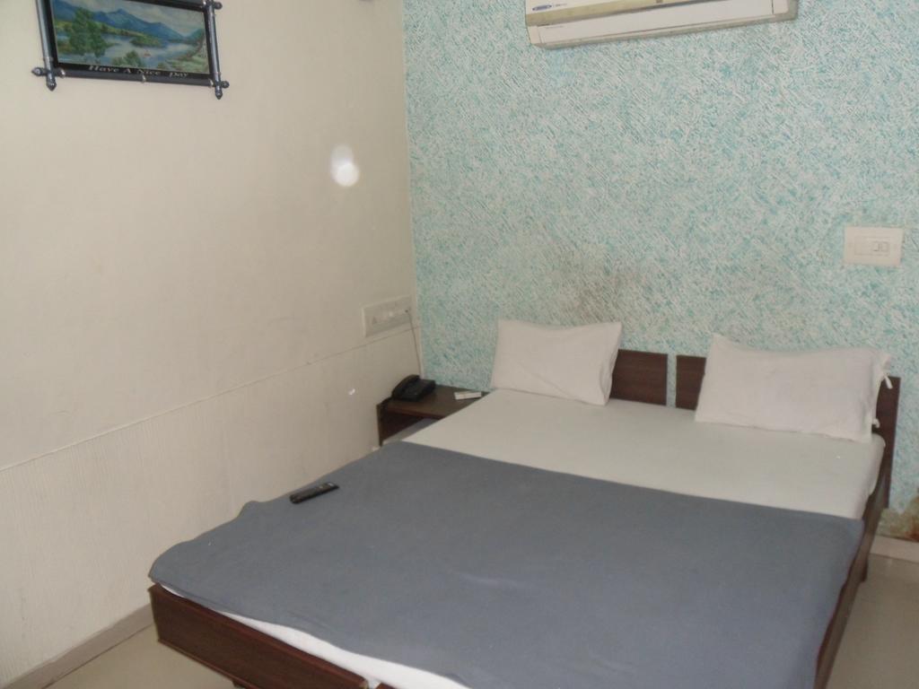 Hotel Atithi アーメダバード 部屋 写真